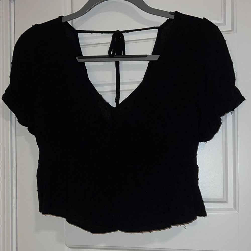 She + Sky Black Flutter Sleeve Crop Blouse